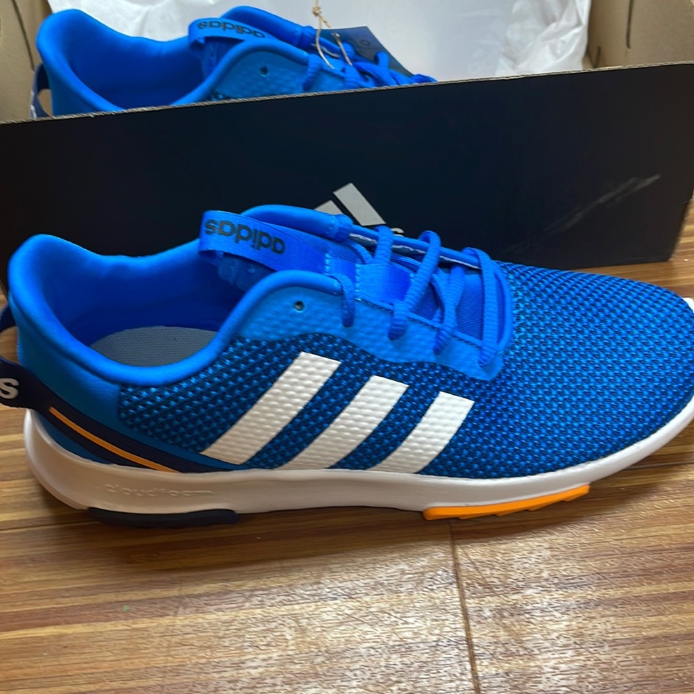 Adidas racer boys size 6.5 blue